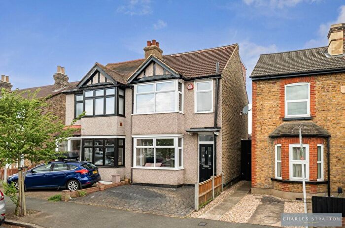 3 Bedroom Semi-Detached House For Sale In Salisbury Road, Romford, RM2