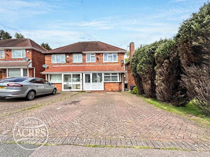 3 Bedroom Semi-Detached House For Sale In Tideswell Road, Great Barr, Birmingham, B42