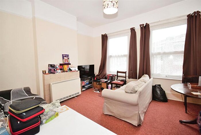 1 Bedroom Flat To Rent In Haydons Road, Wimbledon, SW19