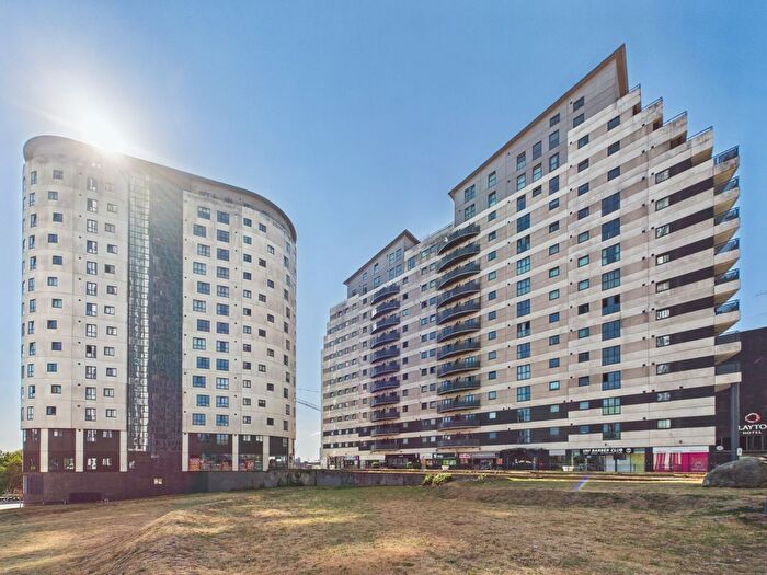 1 Bedroom Flat For Sale In Masshouse Plaza, Birmingham, B5