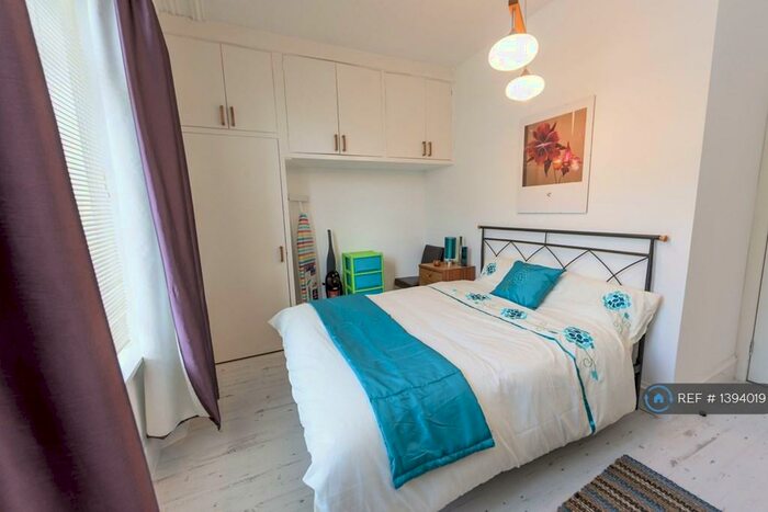 2 Bedroom Flat To Rent In Froghall Road, Aberdeen, AB24