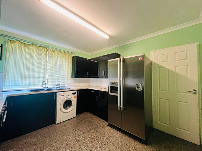 4 Bedroom Flat To Rent In Coppice Way, Newcastle Upon Tyne, NE2