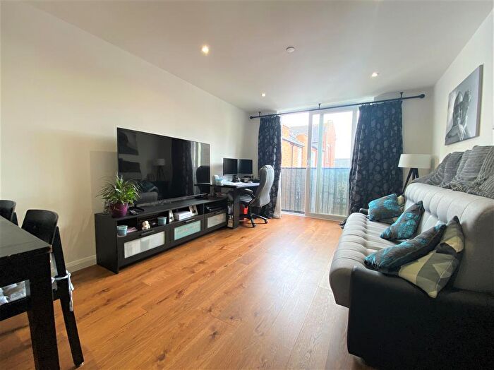 2 Bedroom Flat To Rent In Grenfell Road, Mitcham, CR4