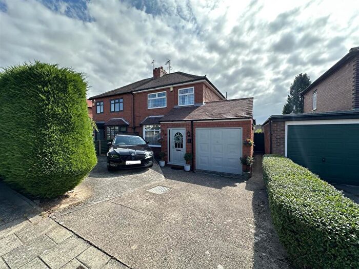 3 Bedroom Semi-Detached House For Sale In Birkland Avenue, Mansfield Woodhouse, Mansfield, NG19