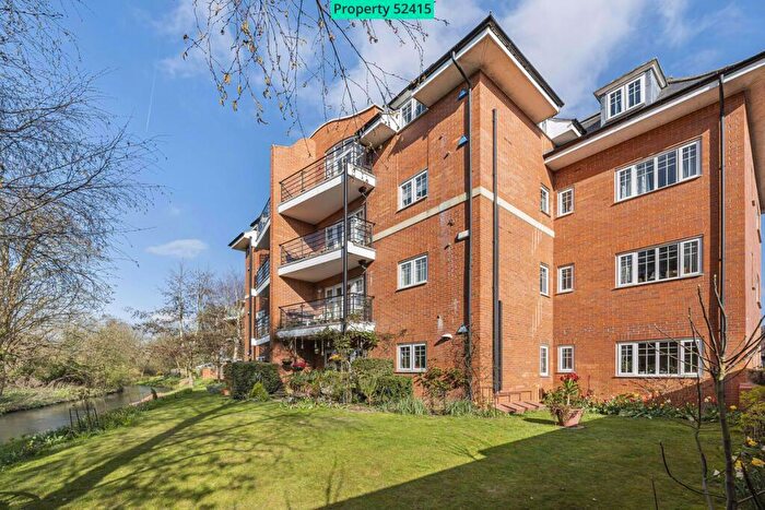 2 Bedroom Flat To Rent In River View Terrace, Abingdon, OX14
