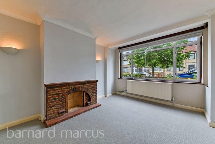 3 Bedroom Property To Rent In Beresford Avenue, Hanwell, London, W7