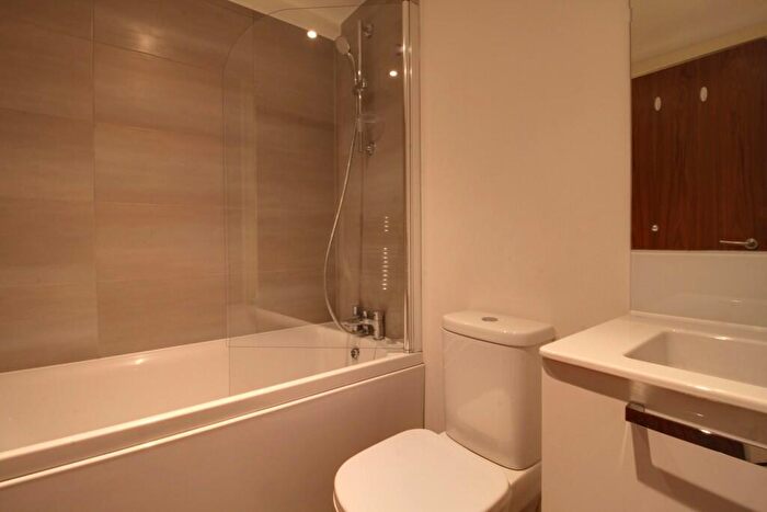 2 Bedroom Apartment To Rent In The Drapery, Fabrick Square, Lombard Street, Digbeth, B12
