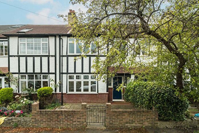 5 Bedroom Property To Rent In The Quadrant, London, SW20