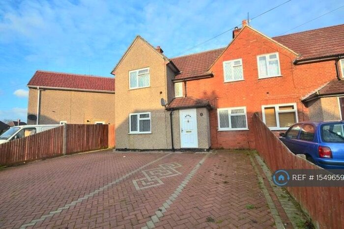 4 Bedroom End Of Terrace House To Rent In Hazel Crescent, Reading, RG2