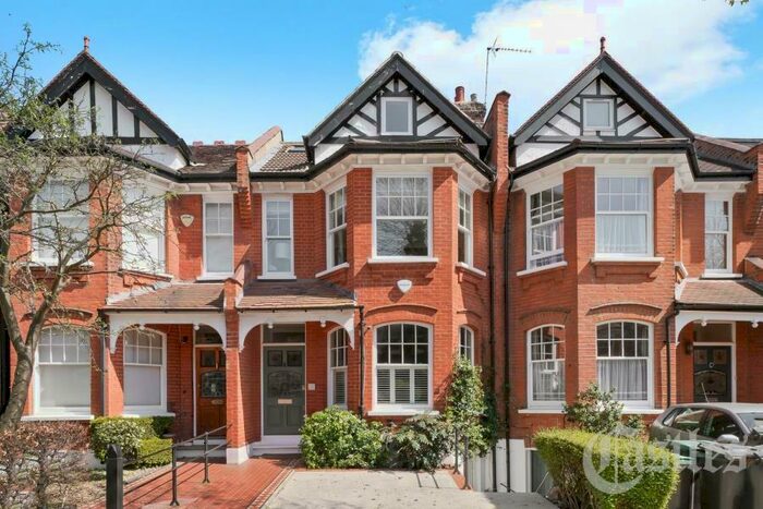 4 Bedroom Terraced House To Rent In Park Avenue North, Crouch End, N8