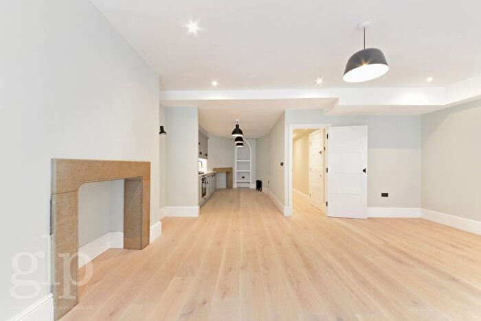 1 Bedroom Flat To Rent In New Row, London, Greater London, Covent Garden, WC2N