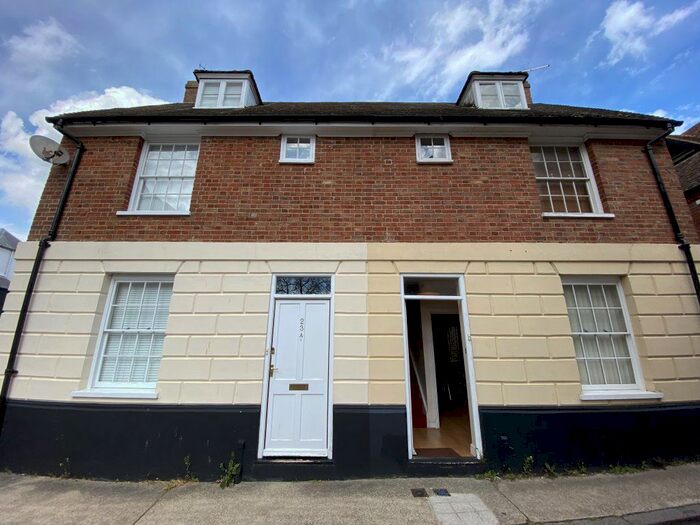 2 Bedroom Property To Rent In Hawks Lane, Canterbury, CT1