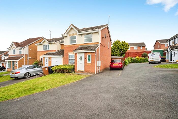 3 Bedroom Detached House For Sale In Leah Bank, Northampton, Northamptonshire, NN4