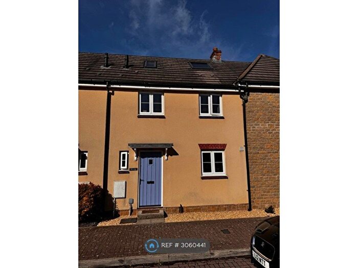 4 Bedroom Terraced House To Rent In Ellworthy Court, Frome, BA11
