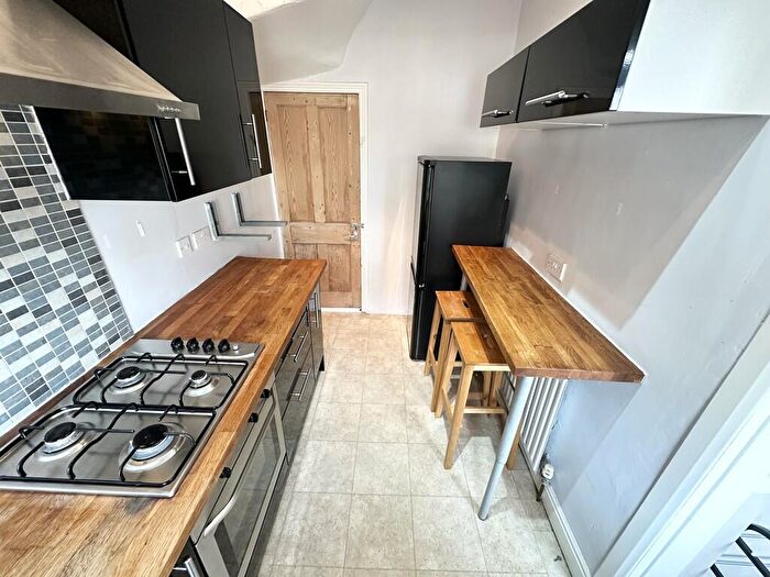 2 Bedroom End Of Terrace House To Rent In Tennyson Street, Farsley, LS28