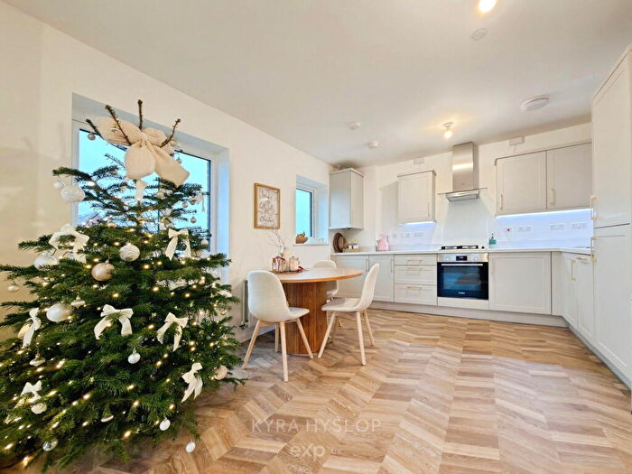 2 Bedroom Flat For Sale In Rumbold Walk, Exeter, EX2