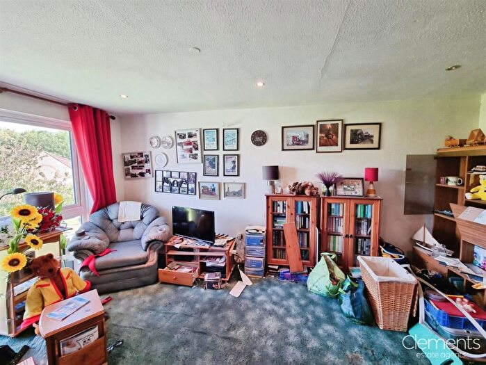 1 Bedroom Flat For Sale In Cuffley Court, Hemel Hempstead, HP2