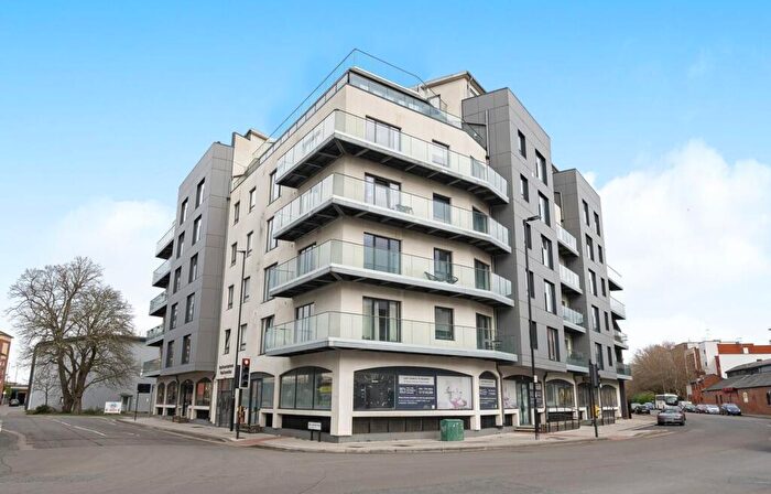 1 Bedroom Flat For Sale In Royal Crescent Road, Royal Crescent Apartments, SO14