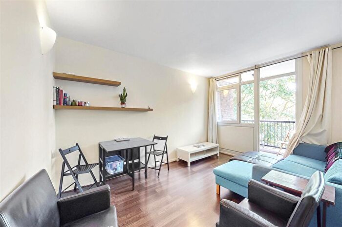 2 Bedroom Maisonette To Rent In Heathpool House, Brady Street, Whitechapel, E1