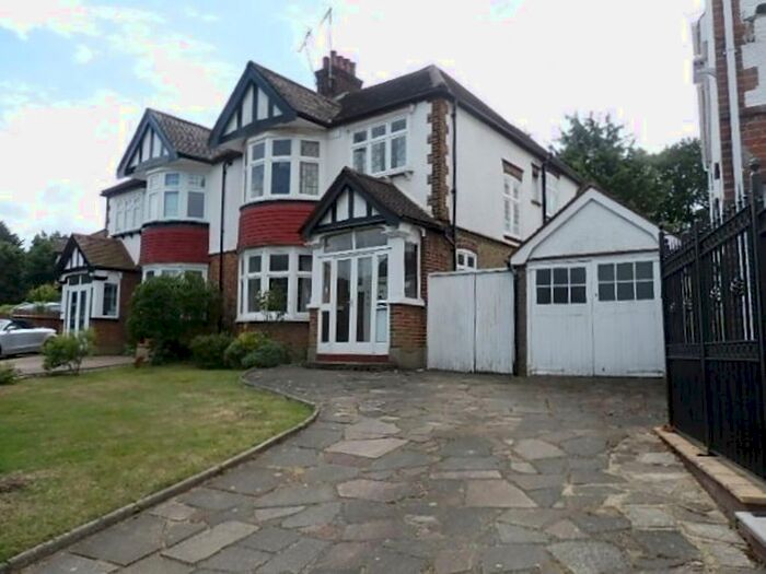 4 Bedroom Property To Rent In Mount Avenue, London W5