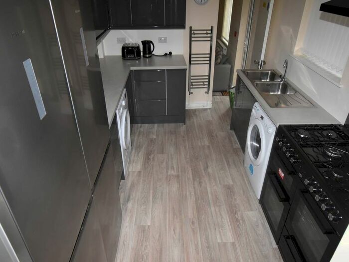 6 Bedroom Property To Rent In King Edwards Road, Brynmill, Swansea, SA1