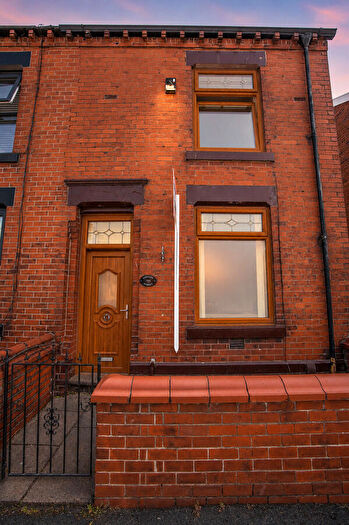 3 Bedroom End Of Terrace House For Sale In Godson Street, Oldham, OL1