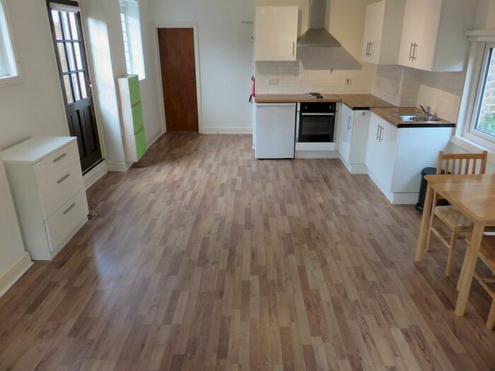 Studio To Rent In Parsifal Road, West Hampstead, London, NW6