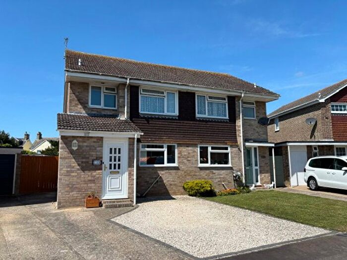 3 Bedroom Semi-Detached House For Sale In Gainsborough Drive, Selsey, PO20