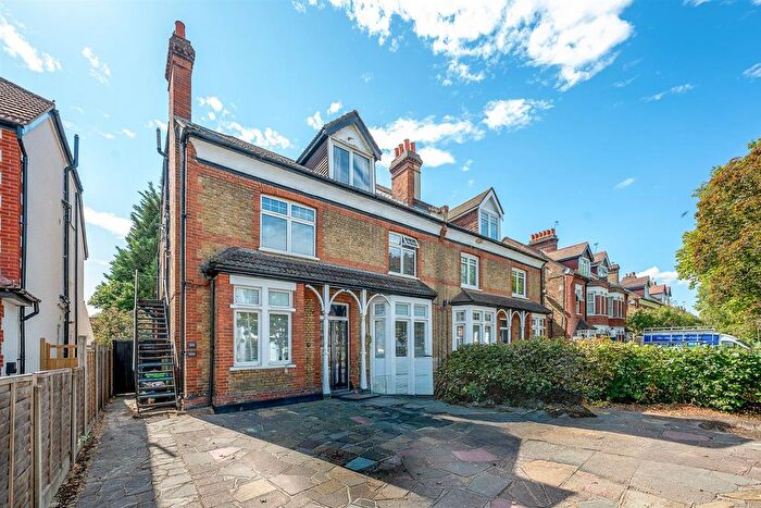 2 Bedroom Flat To Rent In Queen Anne Avenue, Bromley, BR2