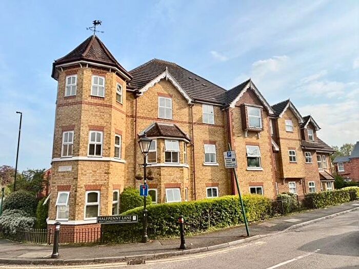 2 Bedroom Apartment For Sale In Sovereign Court, Sunningdale, SL5