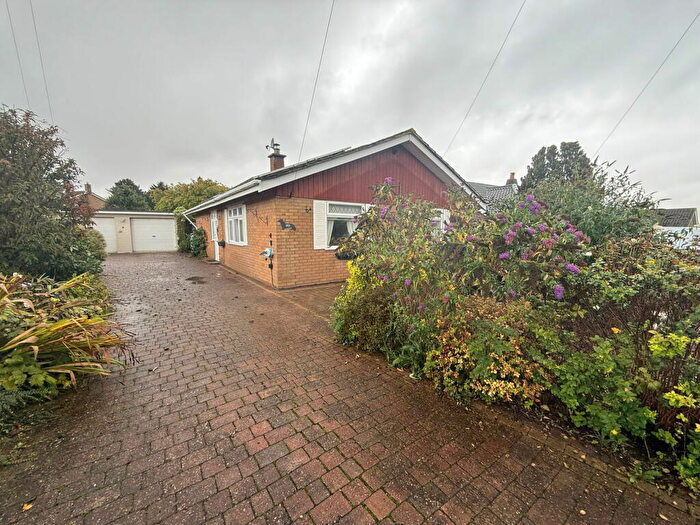 2 Bedroom Detached Bungalow For Sale In Castle Rise, Belmesthorpe, PE9
