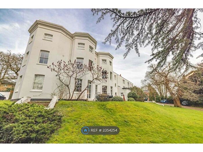 2 Bedroom Flat To Rent In Taplow, Taplow, SL6