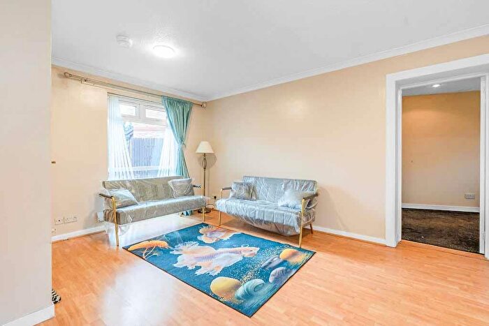 3 Bedroom End Of Terrace House To Rent In Corbieshot, Edinburgh, EH15