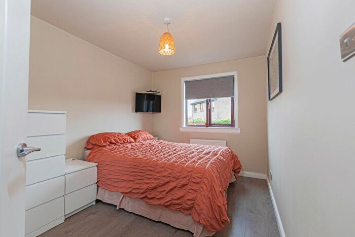 2 Bedroom Detached Bungalow For Sale In Dewars Avenue, Kelty, KY4