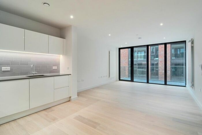 1 Bedroom Flat To Rent In Echo Court, Royal Wharf, London, E16