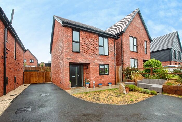 3 Bedroom Detached House For Sale In Hazel Road, Chesterfield, Derbyshire, S45