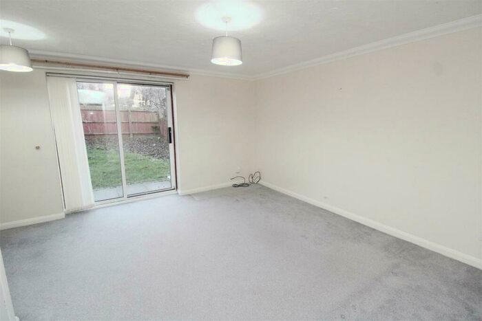 3 Bedroom Semi-Detached House For Sale In Yalts Brow, Emerson Valley, Milton Keynes, MK4
