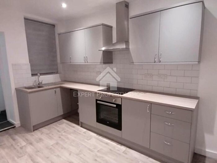 2 Bedroom House To Rent In Cambria Terrace, Worksop, Nottinghamshire, S80
