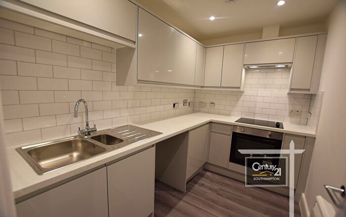 1 Bedroom Flat To Rent In |Ref: |, Chiltern House, College Place, Southampton, SO15