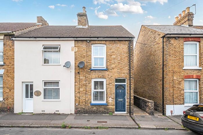 2 Bedroom End Of Terrace House For Sale In Unity Street, Sittingbourne, Kent, ME10