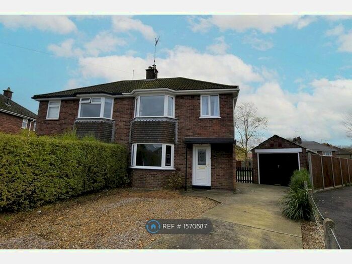 3 Bedroom Semi-Detached House To Rent In King John Avenue, King's Lynn, PE30