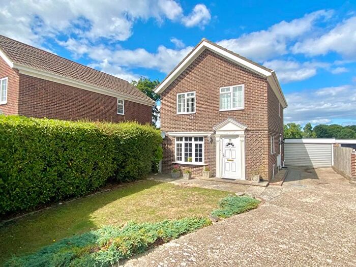 4 Bedroom Detached House For Sale In Appleton Road, Catisfield, Fareham, PO15