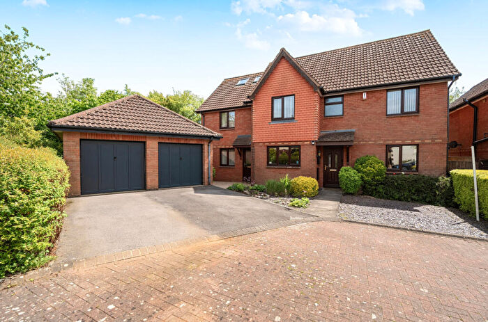 5 Bedroom Detached House For Sale In Standen Way, St Andrews Ridge, Swindon, SN25