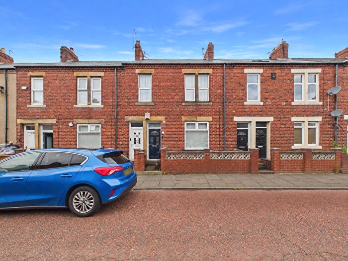 2 Bedroom Flat For Sale In York Street, Pelaw, NE10