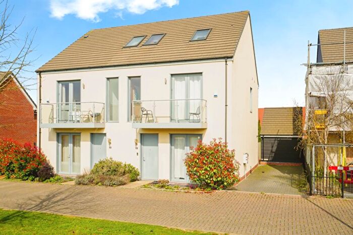 3 Bedroom Semi Detached House For Sale In Partridge Close, Didcot, OX11