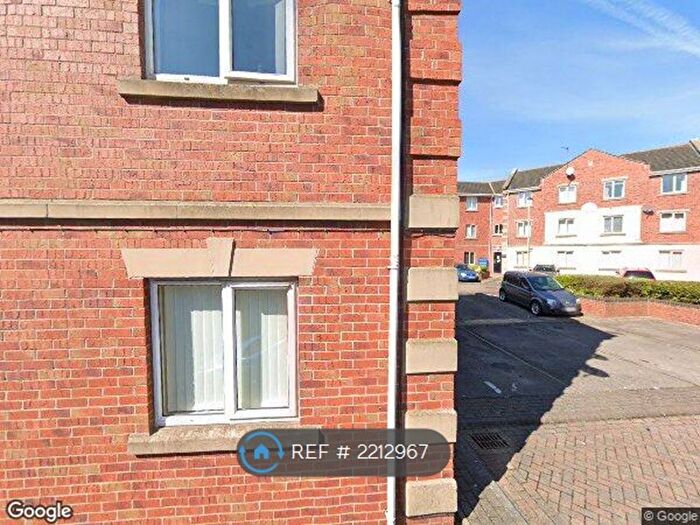 2 Bedroom Flat To Rent In Lock Keepers Court, Hull, HU9