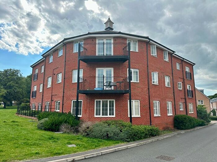 2 Bedroom Apartment To Rent In Tenor Close, Buckingham, MK18
