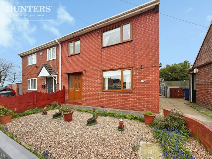 3 Bedroom Semi Detached House For Sale In Woodhead Drive, Blacker Hill, Barnsley, S74