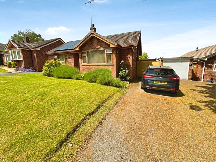 2 Bedroom Bungalow For Sale In Highlands Drive, Winshill, Burton-on-Trent, DE15