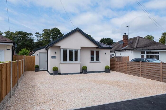 2 Bedroom Detached Bungalow For Sale In Oakfield Avenue, Upton, CH2